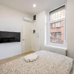 Central Located Grand Residence With 4 Bedrooms