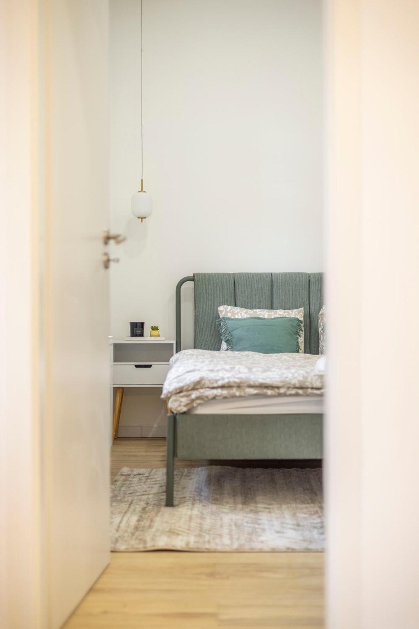 Located Grand With 4 Bedrooms